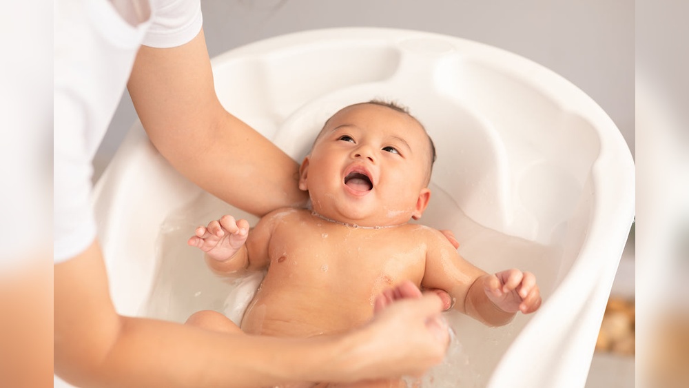 How to Bathe a Newborn